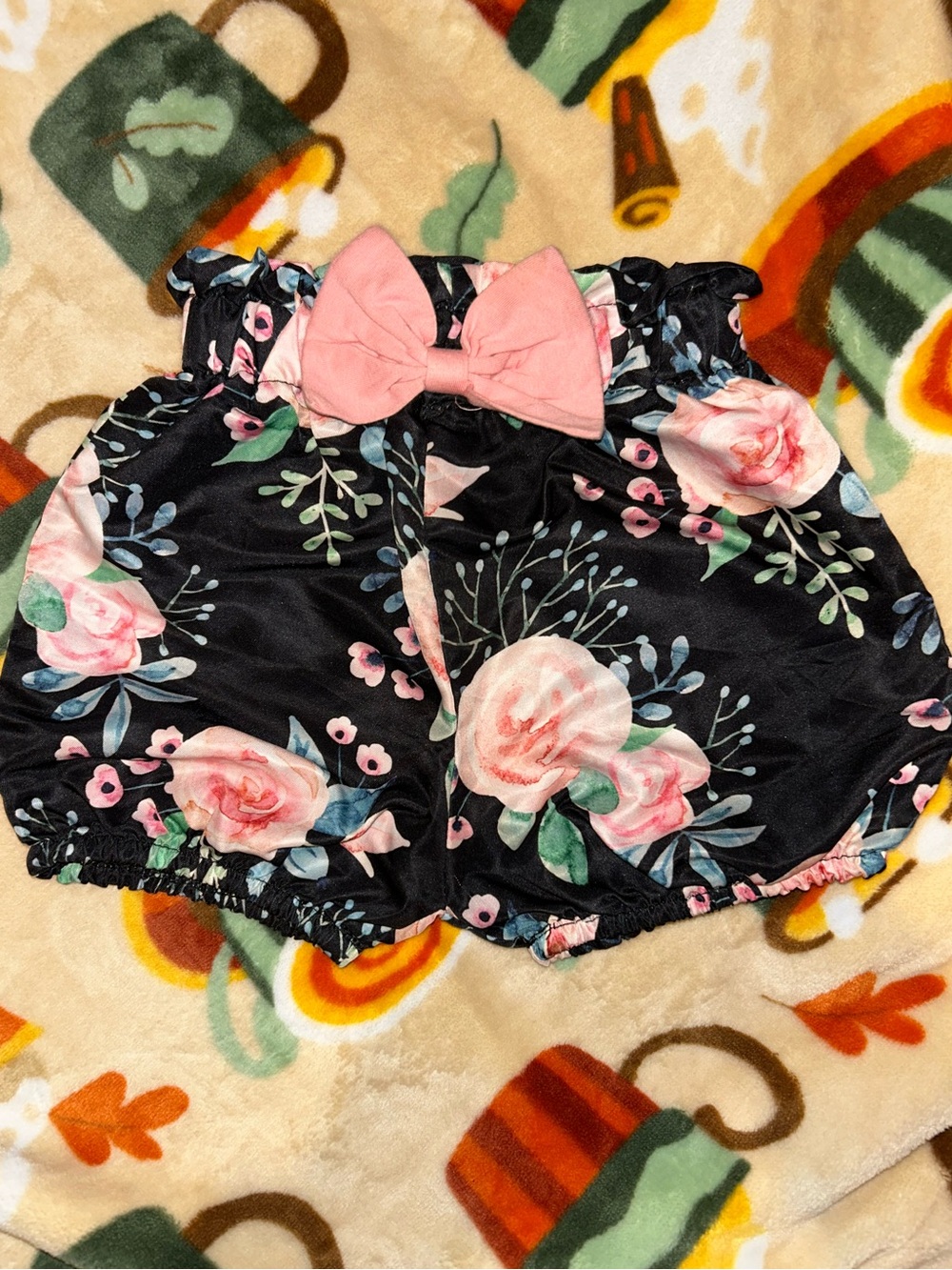 SHEIN Black Floral Diaper Cover with Pink Bow